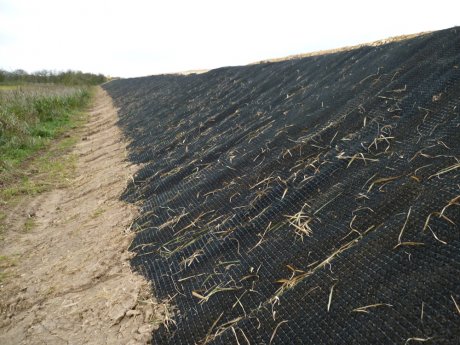 ABG Abgrid biaxial geogrid was used to reinforce the crest which acted as an access road.
