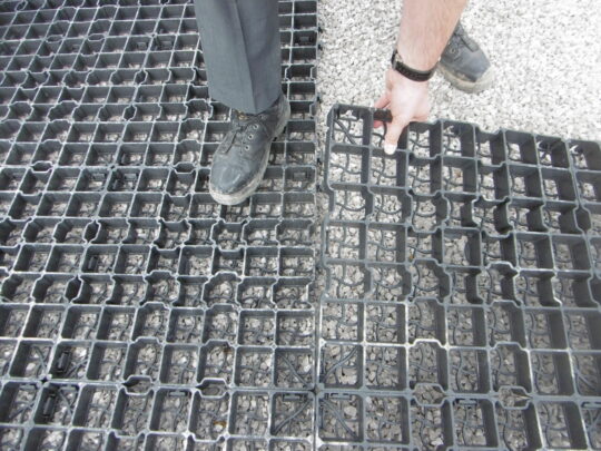 Easy to connect Sudspave porous paving grids with the positive lug and slot