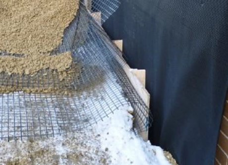 “Climbing” temporary timber void former